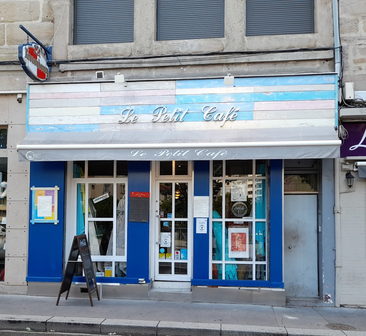 Le Petit Café